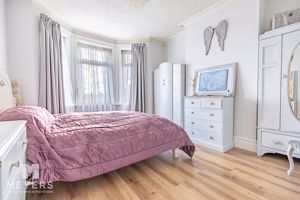 Bedroom- click for photo gallery